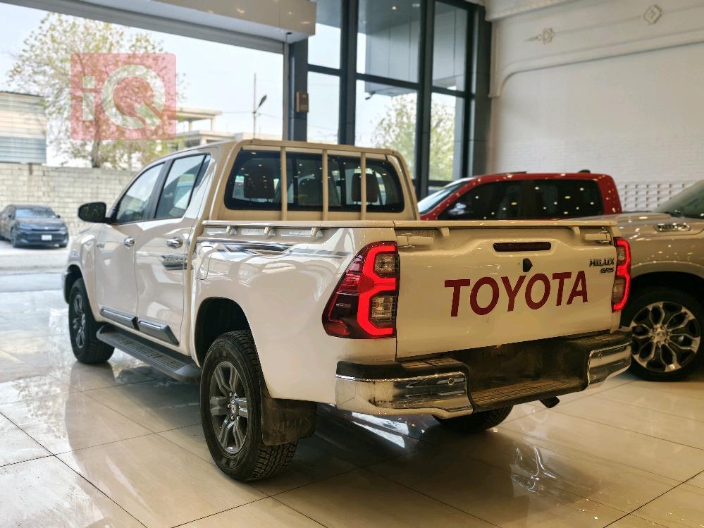 تويوتا هايلوكس